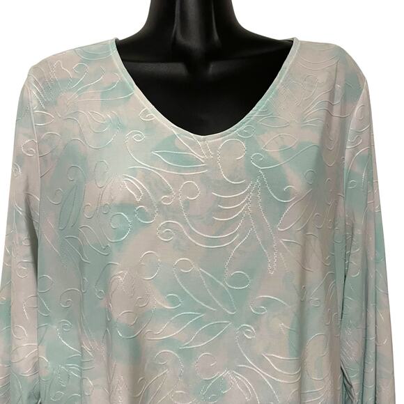 Chicos Womens Blouse Size 2 or Large White Blue Embroidered V Neck 3/4 Sleeve - Picture 3 of 13